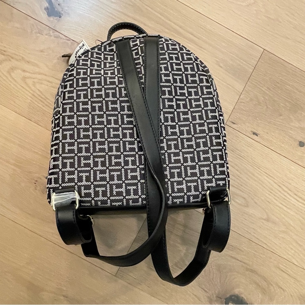 Backpack - Picture 5 of 6